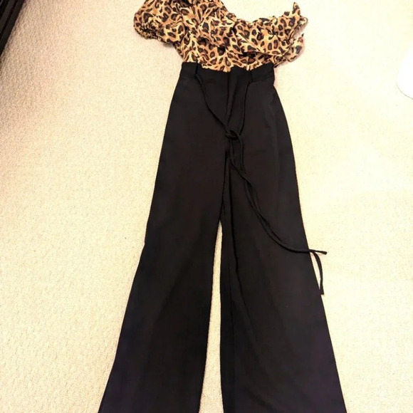 Tiger Print Wide Leg One Shoulder Ruffle Jumpsuit -BNWOT size S/M - Picture 2 of 7